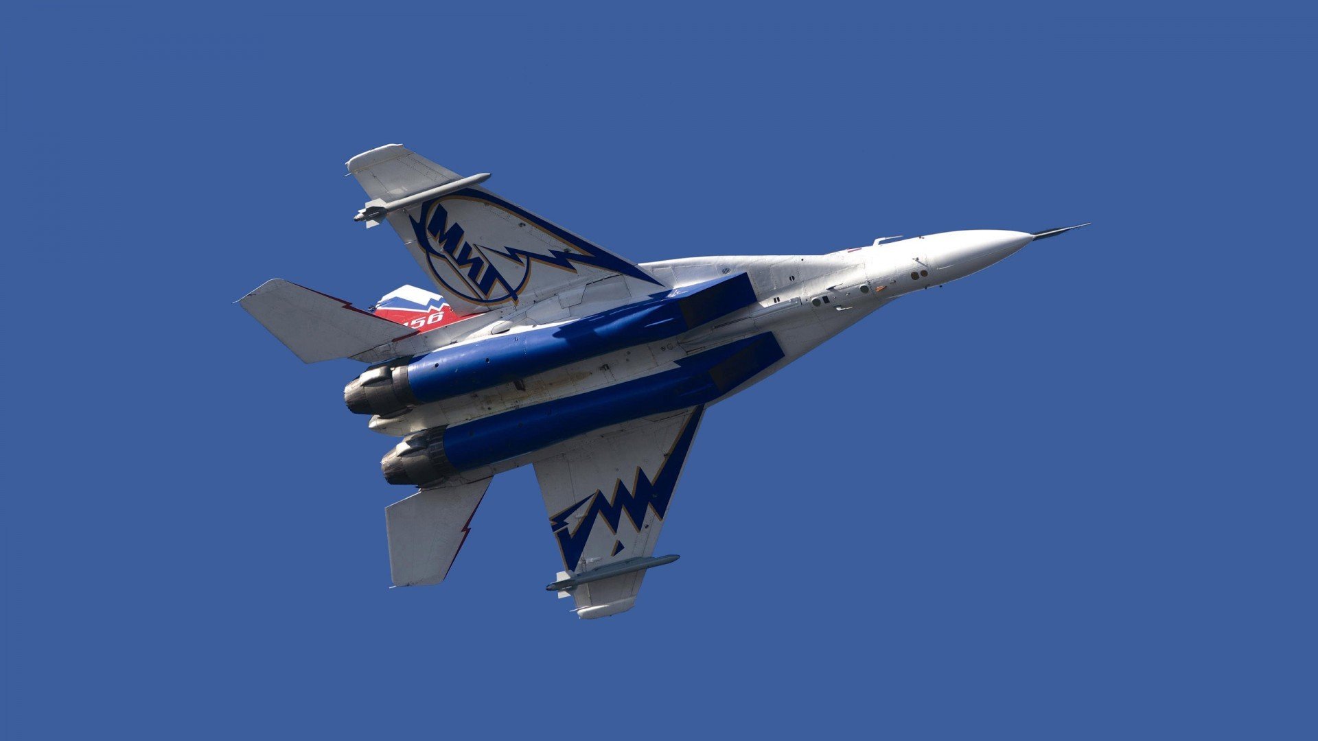 技术结构评分：中国女将划水完美，中国女子划桨