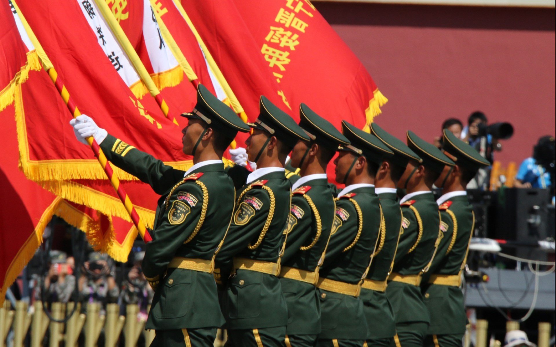 乐鱼体育下载入口-中超比赛前场站位分布趋势追踪，中超入场
